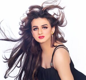 Shyraa_during_Miss_Pakistan_Beauty_Pageant