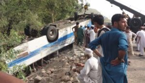 Khuzadr- Dadu bound coach over turned