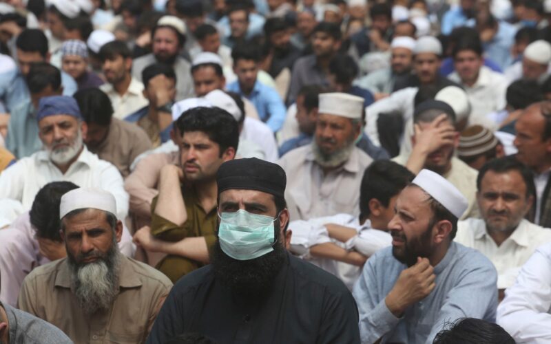 Rich result son google SERP when searching for 'fourth wave hits Pakistan'