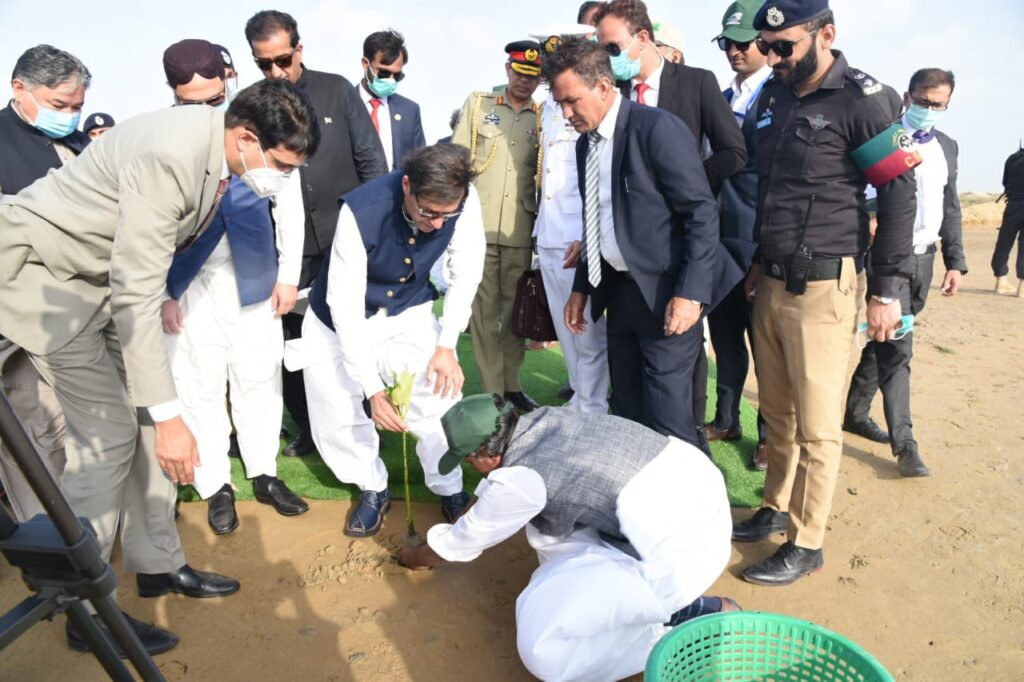 Rich result son google SERP when searching for 'Sonmiani beach Lasbela'