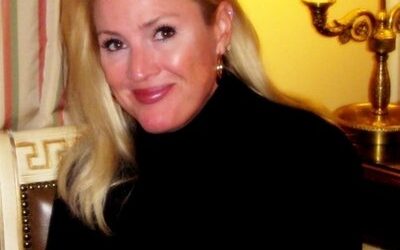 Rich result son google SERP when searching for 'Angela Aggeler'