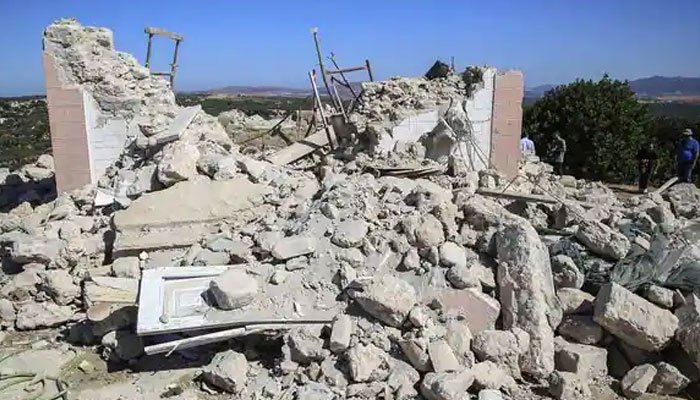 Rich result son google SERP when searching for 'EarthQuake Harnai'