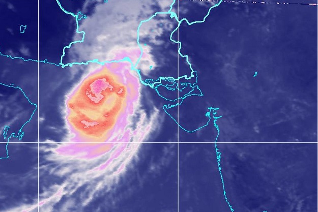 Rich result son google SERP when searching for 'Cyclone near Sindh coast'