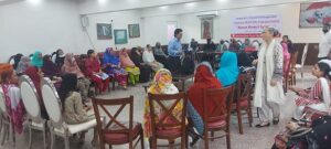 Rich result son google SERP when searching for 'Women workers gathering'