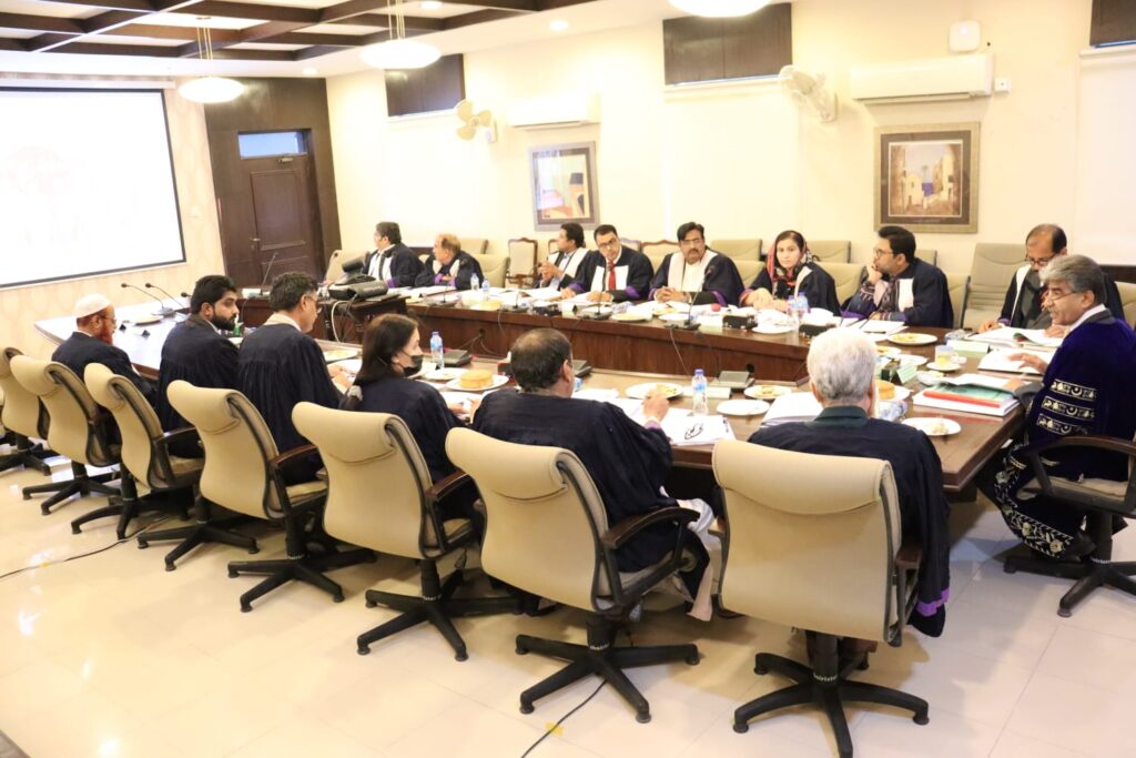 Rich result son google SERP when searching for 'Latif University'