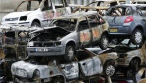 Rich result son google SERP when searching for 'France Car burning'