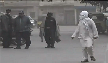 Rich result son google SERP when searching for 'Strong winds Karachi'