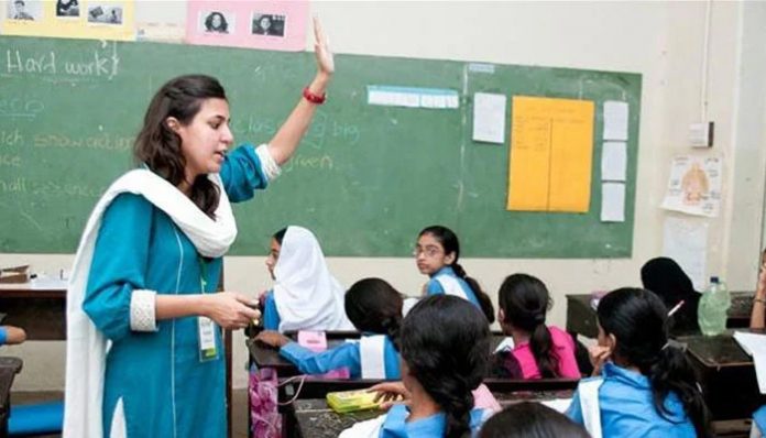 Rich result son google SERP when searching for 'school'