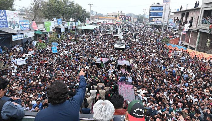 Rich result son google SERP when searching for 'Bilawal long march'