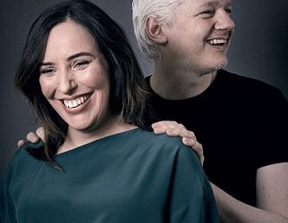 Rich result son google SERP when searching for 'WikiLeaks Julian Assange'