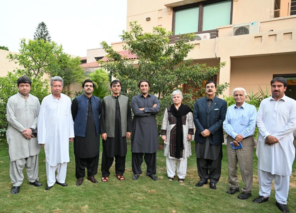 Rich result son google SERP when searching for 'Mohsin Dawar - Bilawal '