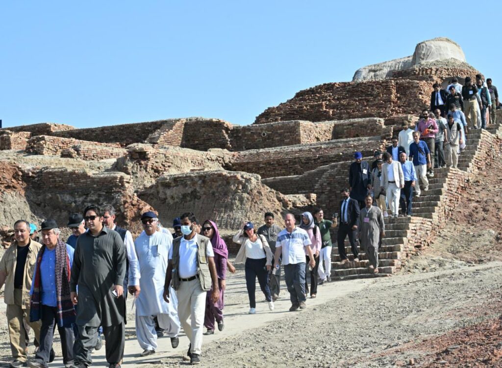 UN Sceratary at Moen jo daro